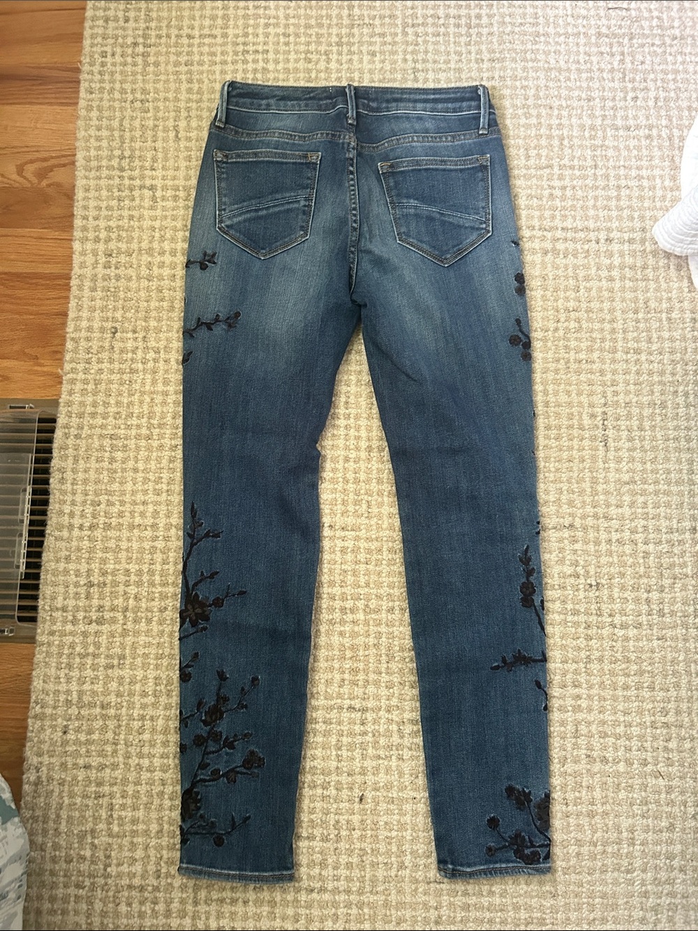 Driftwood Jackie Jeans W26 L28 Midnight Mid Rise Floral Embroidered Skinny Leg - Picture 5 of 5